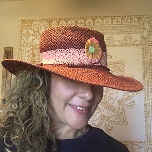 SALE ! NWT Universal Thread Upcycled Paper Straw Hat OS adjustable.